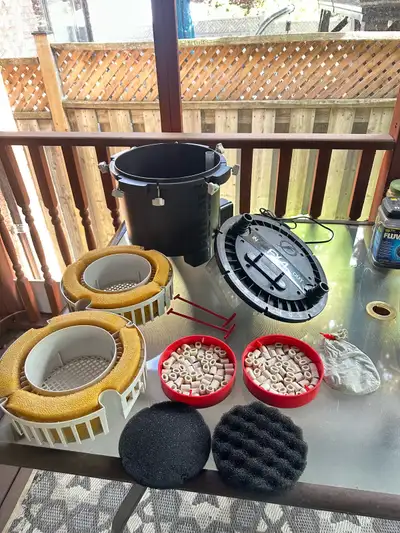 Fluval FX4 Canister Filter (impeller shaft needs replacing), View more