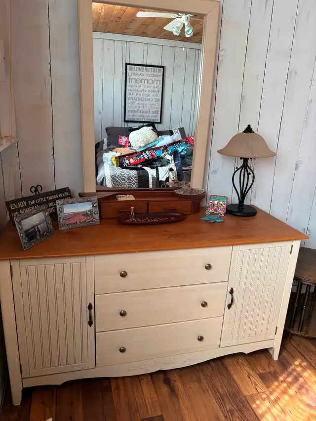 Dresser  with 2 matching nightstands for sale. in Dressers & Wardrobes in Truro - Image 2