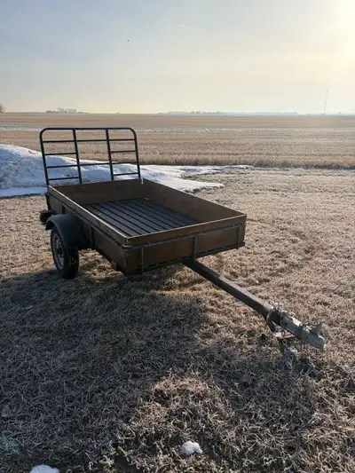 2021 DK2 4x6’ Utility Trailer. Lights all work. Has a vin. GVWR is 1600lbs. Tires are 4.8x12. 2” bal...