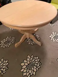 Small kitchen table-no chairs