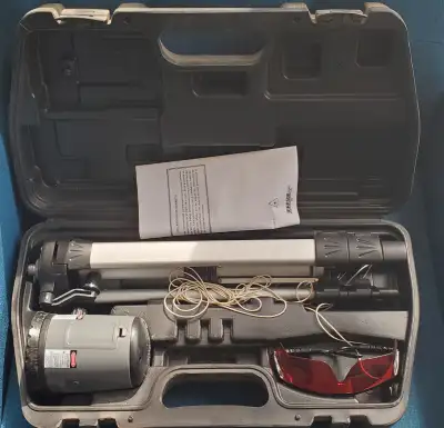 Case could use a cleaning but the laser lever works perfect and is in great shape. Complete Johnson...