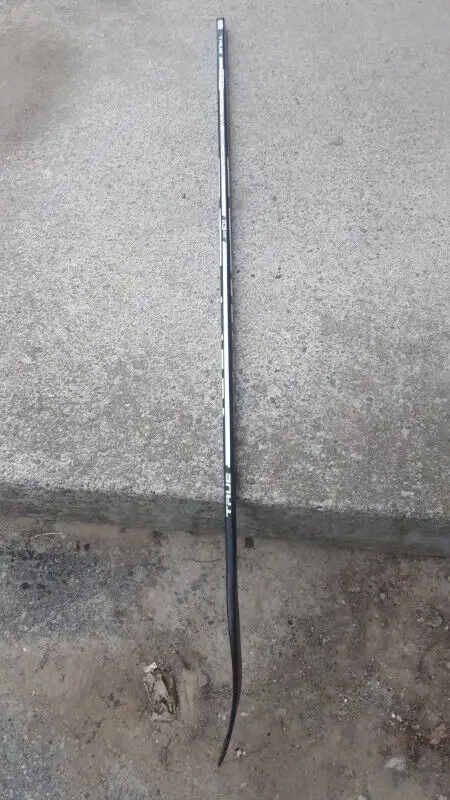 Mitch Marner True Carbon Fibre Hockey Stick in Hockey in Oshawa / Durham Region - Image 4