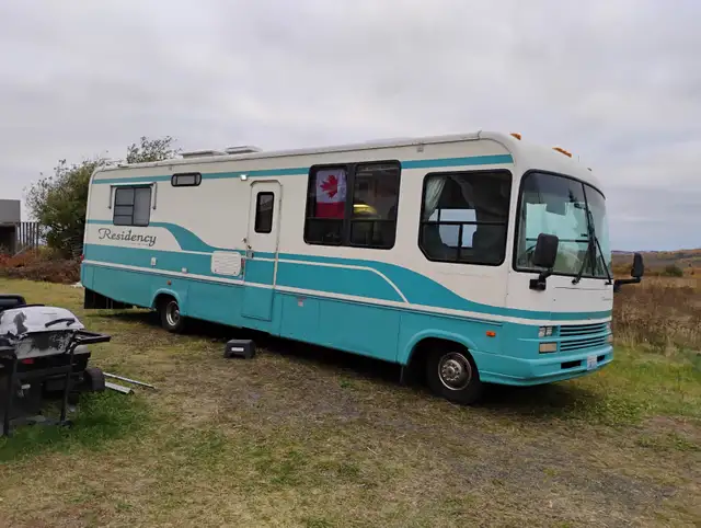 1995 Thor Residency Class A Gas 35’ Motorhome in RVs & Motorhomes in Charlottetown - Image 10