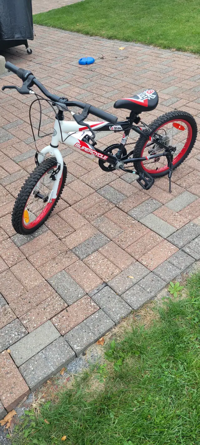 Boy's 8 Team Supercycle in Kids in Cornwall - Image 7