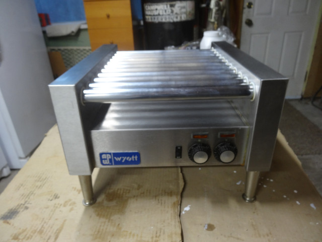 AP WYATT HOT DOG ROLLER in Microwaves & Cookers in Oshawa / Durham Region