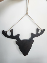 Deer head silhouette wall art / Art mural tête de cerf