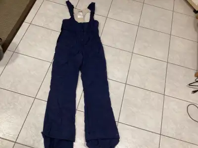 32” chest, 33” waist, 29 “ inseam length Elastic weather cuffs at ankle, under hems of pants. Adjust...