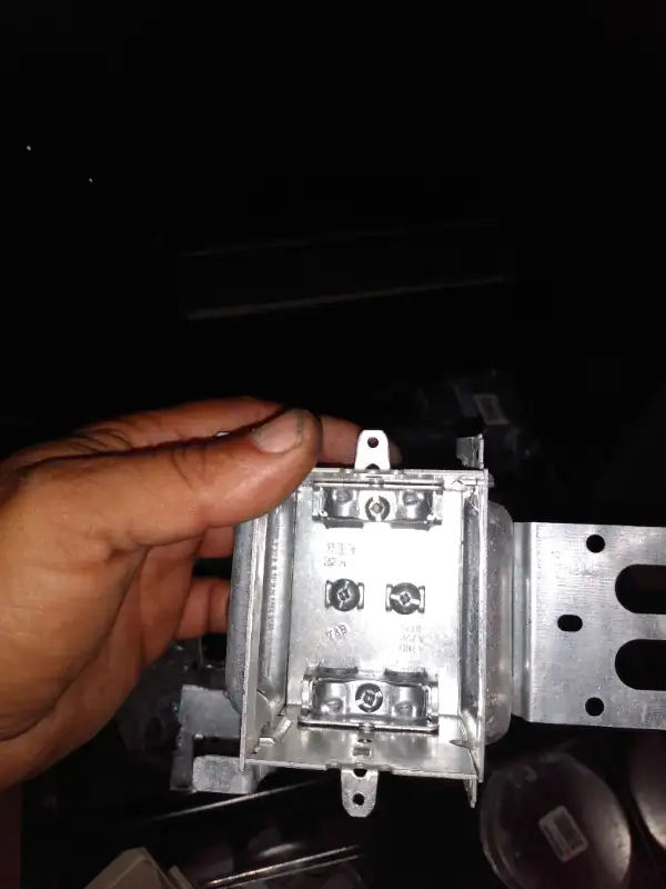 BX electric boxes for steel studs in Electrical in Moncton - Image 2