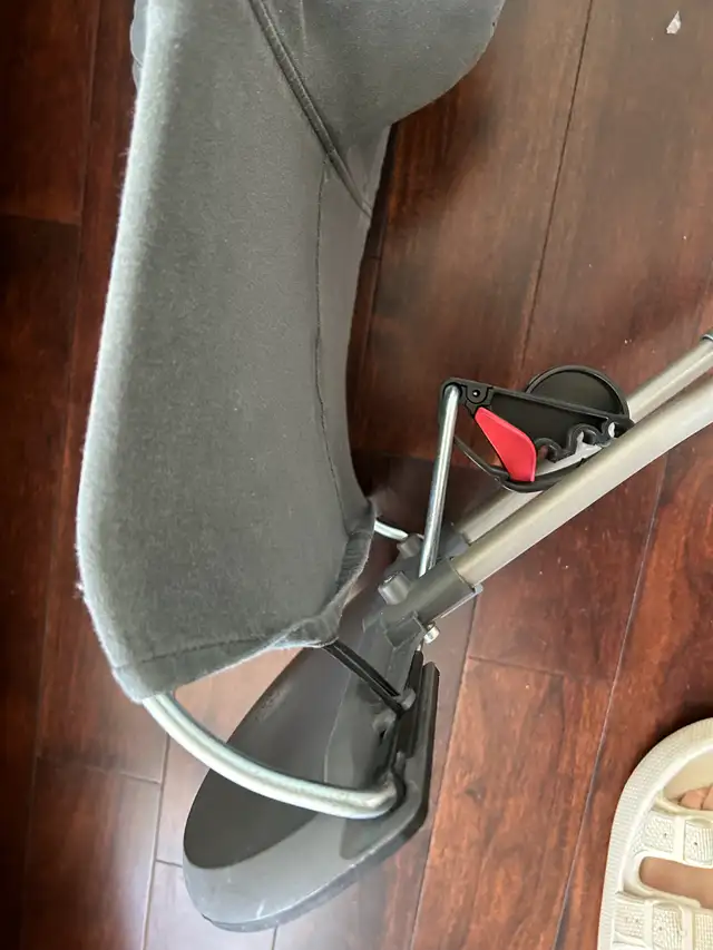 Baby Bjorn Bouncer - Anthracite Cotton Classic in Strollers, Carriers & Car Seats in City of Montréal - Image 4