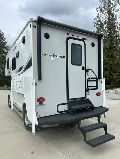 Nice Adventurer 89 RB for sale between end of July and middle of August in B.C. or Calgary region. C...