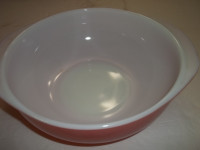Pyrex casserole bowl
