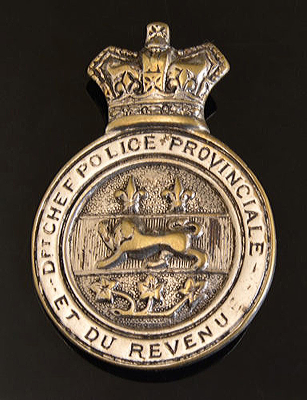 Je recherche vieux badges de police du Québec et USA dans Art et objets de collection  à Ville de Québec - Image 4