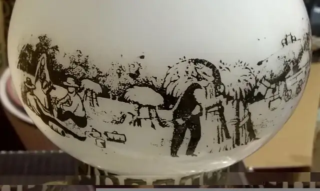 Hand Etched Painting Vintage Lamp in Indoor Lighting & Fans in Annapolis Valley - Image 3