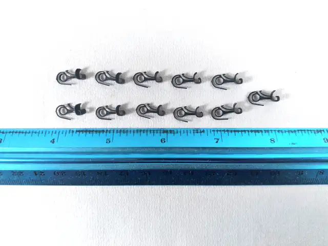 Lot #1 Model Train Horn Hook Couplers (11) in Hobbies & Crafts in Moncton - Image 4