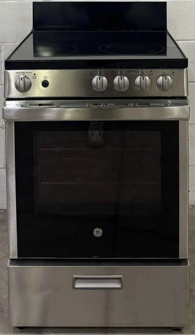 Apartment Size Stove “GE” 24 inch Steam Clean  in Stoves, Ovens & Ranges in City of Toronto - Image 2