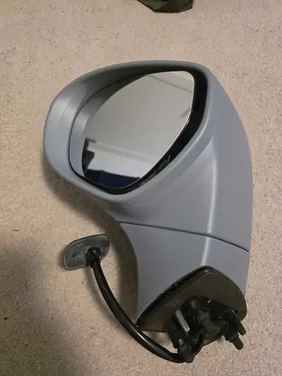 Electric mirror new bought wrong yr by accident fully loaded per say. price is firm first come first...