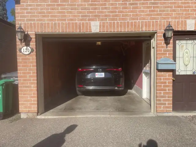 House for rent / $2300.00 + utilities in Long Term Rentals in Mississauga / Peel Region - Image 8