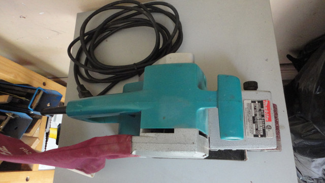 Makita 3 x 24 Inch or 4 x 24 Inch Belt Sander - Model 9924DB in Power Tools in Ottawa - Image 3