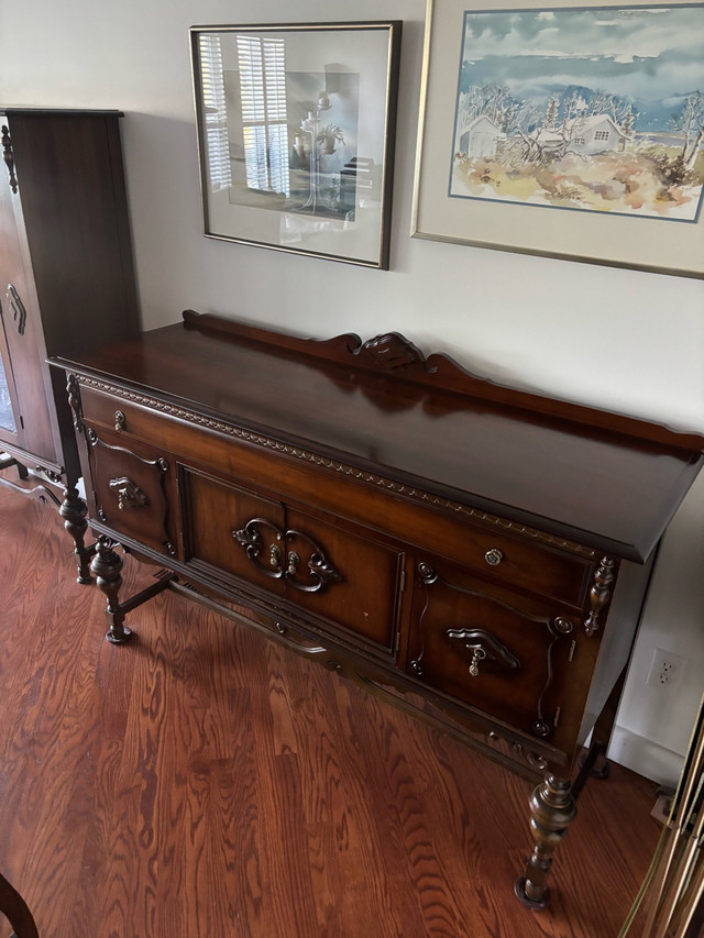 Antique 1930s Buffet / Credenza in Hutches & Display Cabinets in Calgary - Image 4