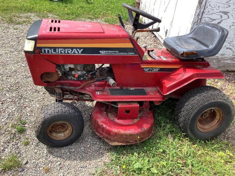 Murray sit on lawn mower for repair or parts Lawnmowers & Leaf
