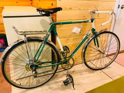 Vintage Raleigh Road Bike - Excellent Condition!!, View more