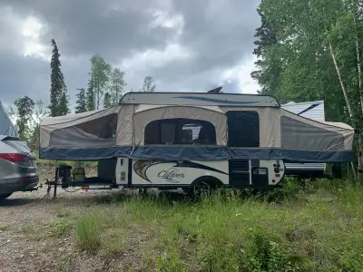 2015 Coachmen Clipper Classic 1285SST Tent Trailer – Spacious & Well Maintained For sale is our 2015...
