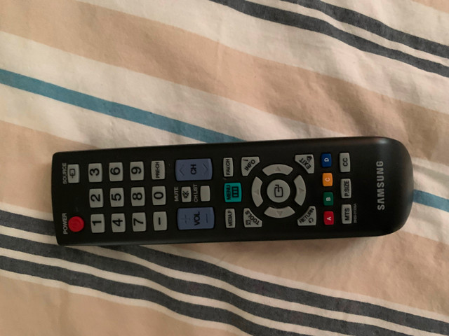 HDMI Samsung TV and Monitor, comes with Remote control! $30 in TVs in Mississauga / Peel Region - Image 4