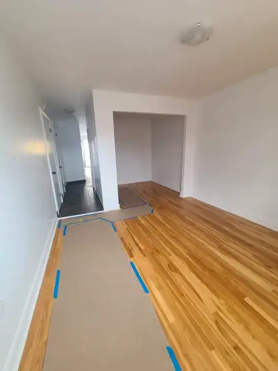 Large 3 1/2 Apt.