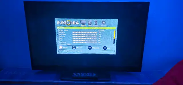 Insignia 40" LED TV in TVs in Ottawa - Image 2