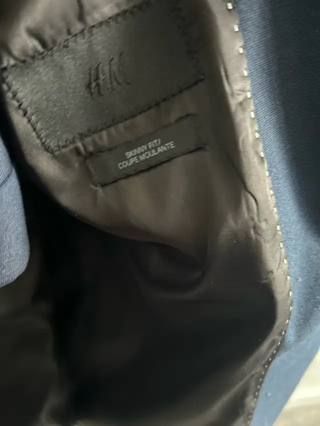 Men’s H & M navy blue suit, Size 38R, Skinny fit in Men's in City of Toronto - Image 7