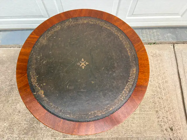 (Circa 1940's) Occasional Table63234629303169124