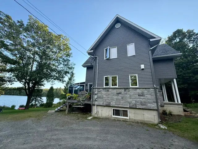 Maison chalet à louer sur le bord d’un lac in Long Term Rentals in Shawinigan - Image 4