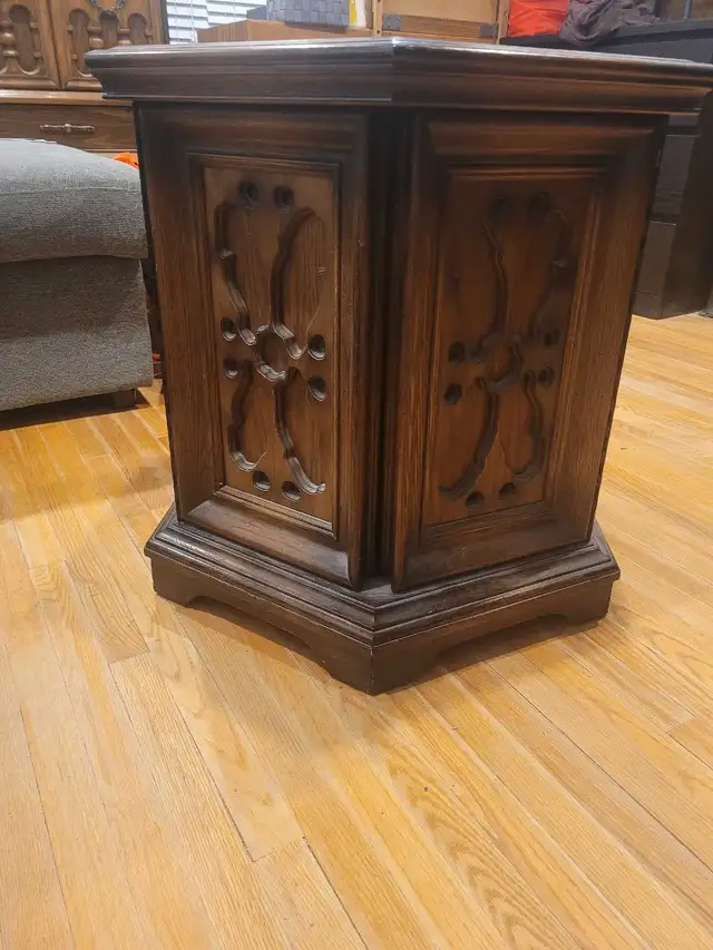 Wooden side tables in Coffee Tables in City of Toronto - Image 11