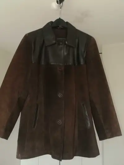 Brown/black leather and suede women's jacket, brand new. Size medium.