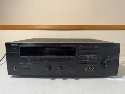 YAMAHA R-V901 stereo receiver, View more