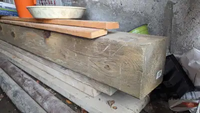 Bois traité 5 pouces 1/4 carré par 12 pieds 1  pouces  , View more