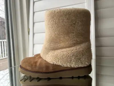 Ugg Boots woman size 10-11, View more