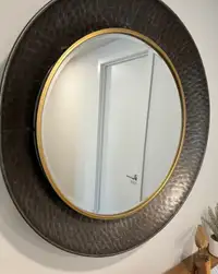 Round shape mirror 