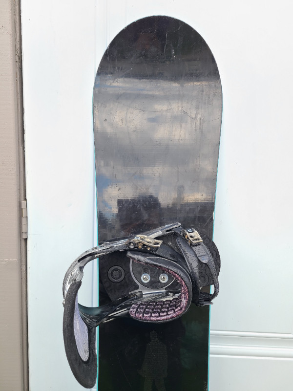 Rossignol 159cm snowboard with Burton bindings in Snowboard in Edmonton - Image 2