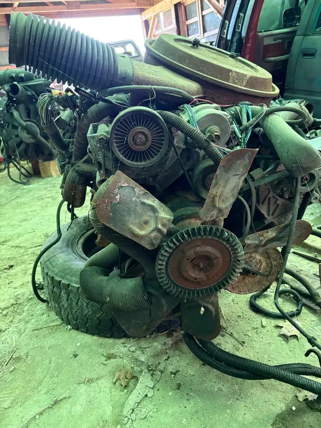 1995 305 motor with transmissiony and transfer case in Engine & Engine Parts in Barrie - Image 3