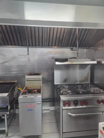 Turnkey Restaurant & Take-out For Sale in Downtown Hamilton Text/Call: 416.274.3108 (four-one-six tw...