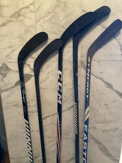 Bâtons de hockey assortis, View more