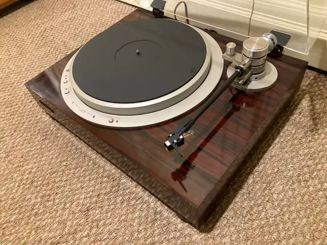 Pioneer PL-30L II quartz lock  turntable in Stereo Systems & Home Theatre in Mississauga / Peel Region - Image 6