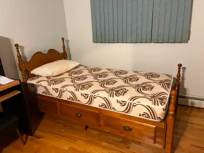 Lit de bois massif en érable,3 tiroirs, 39 po,matelas non inclus, Voir plus