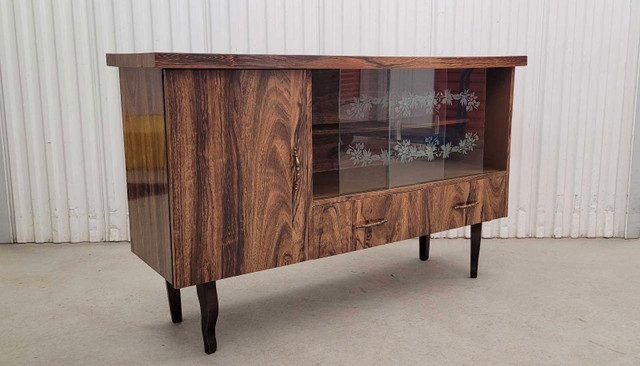Retro Sideboard Buffet Cabinet in Hutches & Display Cabinets in Markham / York Region