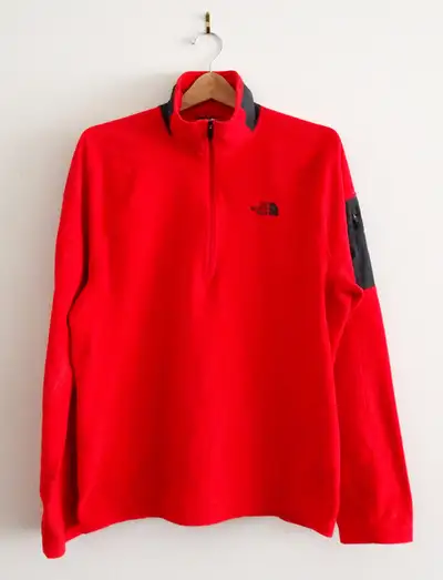 Men’s Large NORTH FACE red fleece sweater., View more