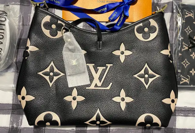 Louis Vuitton Replica Purse Bundle in Women's - Bags & Wallets in City of Toronto - Image 4