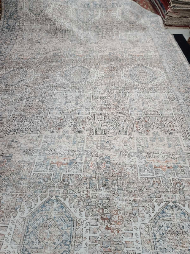 New machine made rug in Rugs, Carpets & Runners in Markham / York Region - Image 4