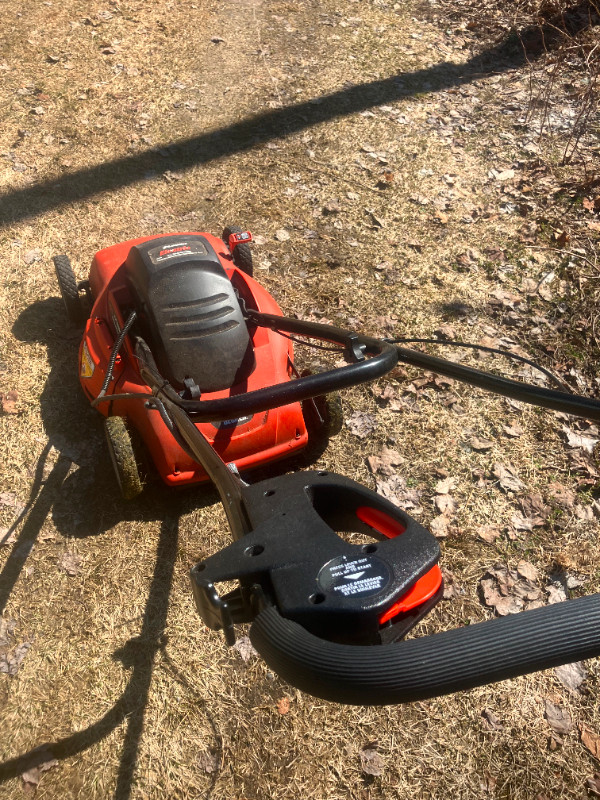 Electric Lawn Mower and extension code in Lawnmowers & Leaf Blowers in Muskoka - Image 4