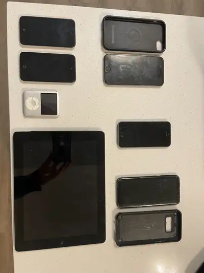 iPhone 6 iPhone 5s Samsung galaxy S8 very damaged, 64GB 4th gen iPod touch, one 16GB, one 32GB 3rd g...
